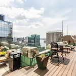 2B 2Ba Luxury Downtown Suite Rooftop Deck & Gym