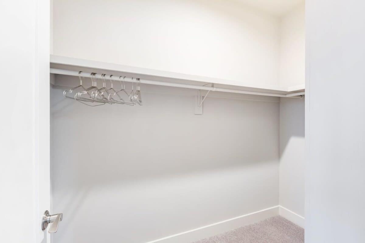 2b 2ba Luxury Downtown Rooftop Deck & Gym Apartment *