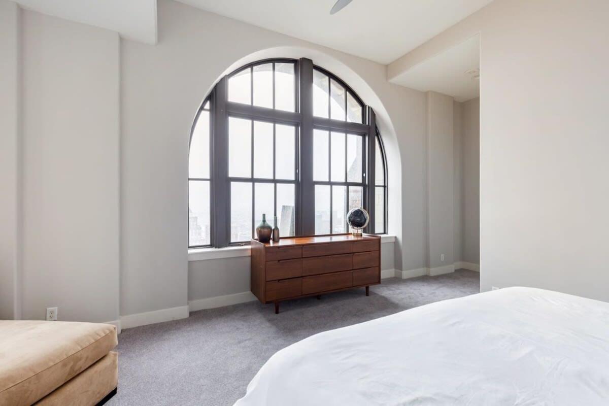 Apartment 2b 2ba Luxury Downtown Rooftop Deck & Gym *