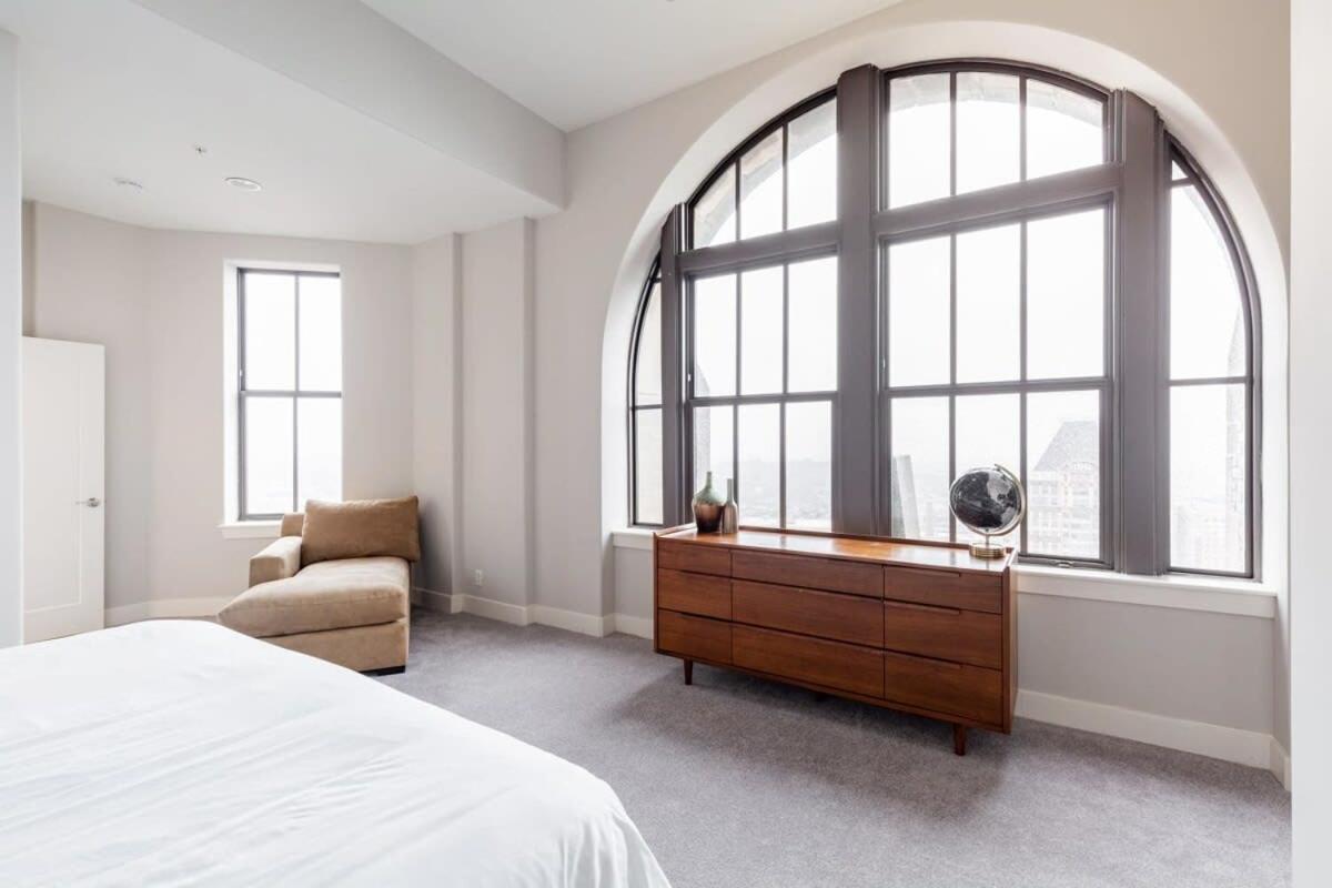 2b 2ba Luxury Downtown Rooftop Deck & Gym Apartment *