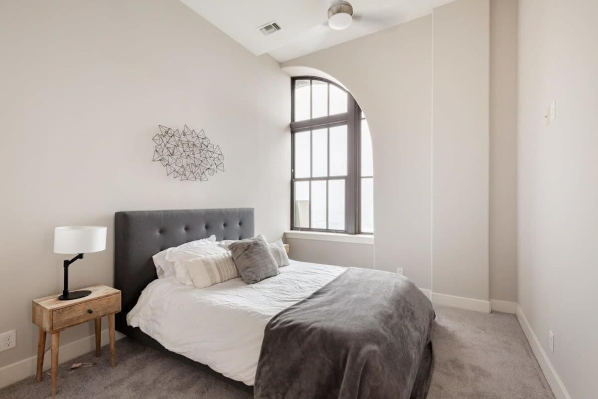 2b 2ba Luxury Downtown Rooftop Deck & Gym