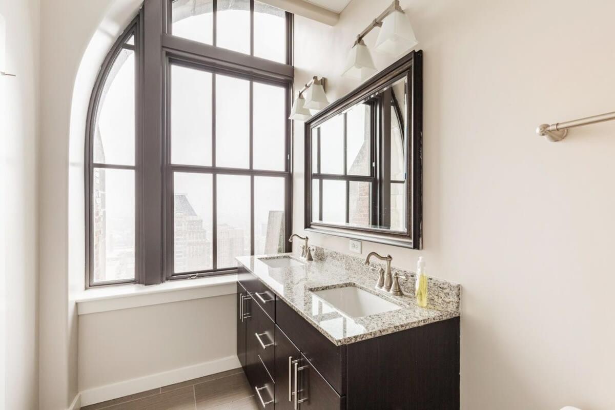 2b 2ba Luxury Downtown Rooftop Deck & Gym Apartment *