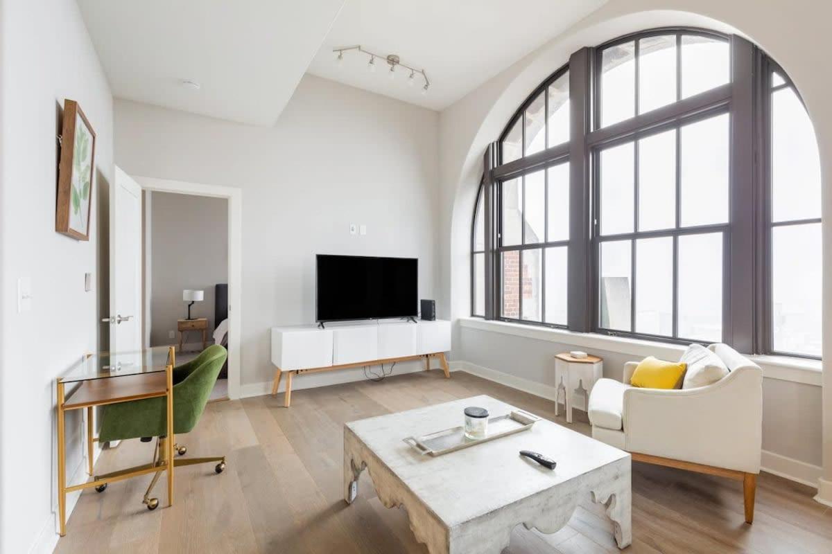2b 2ba Luxury Downtown Rooftop Deck & Gym Apartment